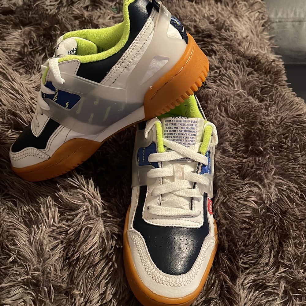 Reebok - Picture 2 of 2